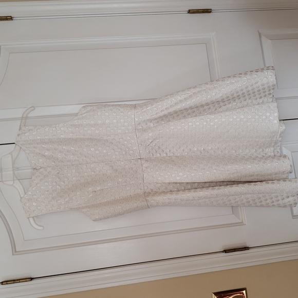 Anne Taylor Size 10 cream dress - Picture 4 of 5